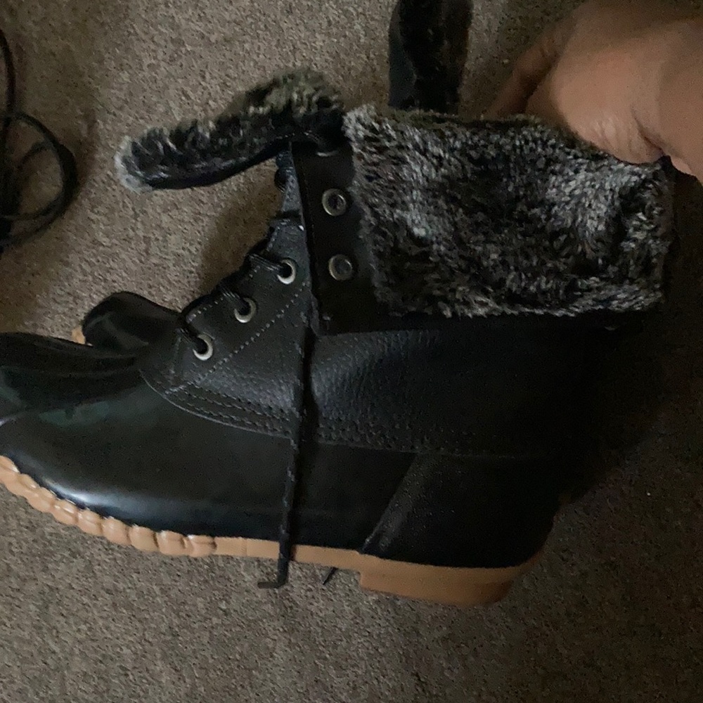 black and fur ankle height duck boots